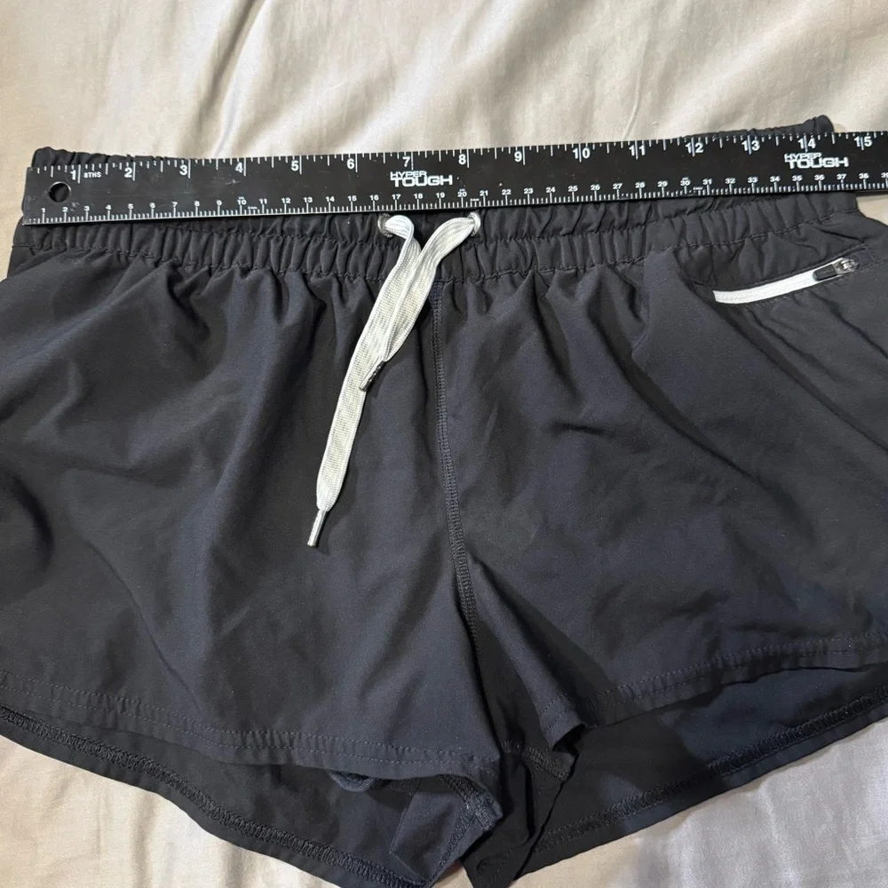 Vuori Clementine 2.5 Short 2.0 Black Athletic Running Lined Women M Gym EUC Yoga - Picture 6 of 7